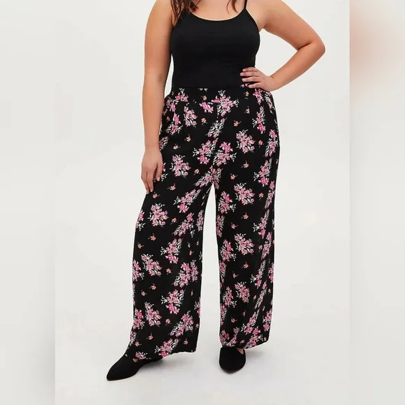 Torrid Floral Crinkle Gauze Wide Leg Pant Floral Black Pink Size 2X - Picture 1 of 9